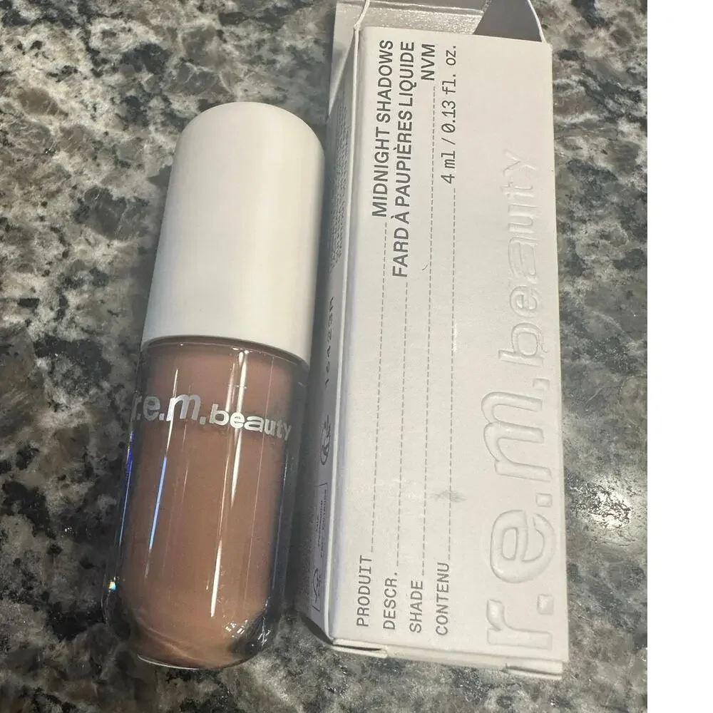 Full size matte liquid shadow in taupe color  BNIB